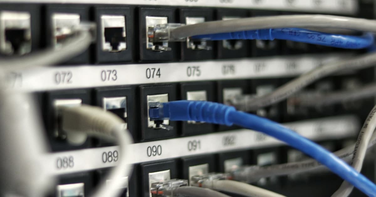 Oracle database infrastructure architecture diagram representing database administration and cloud migration