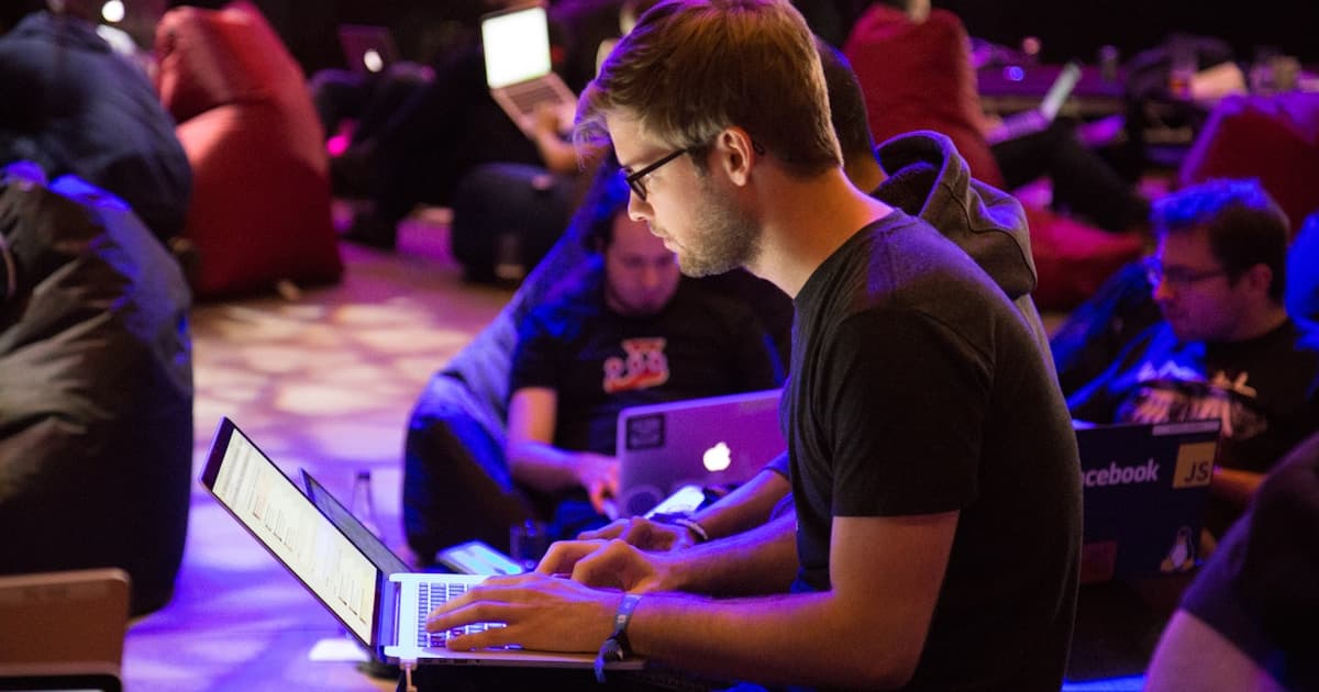 Project scheduling Gantt chart and resource management dashboard representing Oracle Primavera P6 project controls