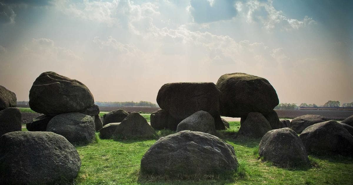 MLOps platform engineering diagram showing ML pipelines, model serving infrastructure, feature stores, and monitoring dashboards